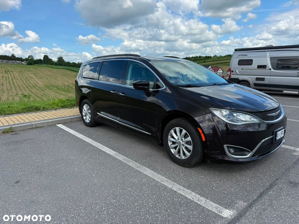 Chrysler Pacifica - 7