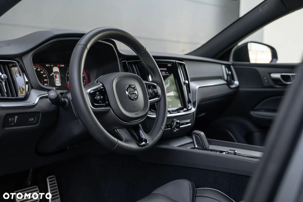 Volvo S60 B5 B AWD R-Design - 34