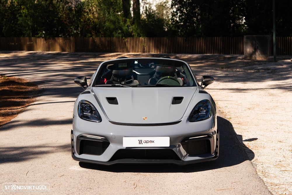 Porsche 718 Spyder RS - 12