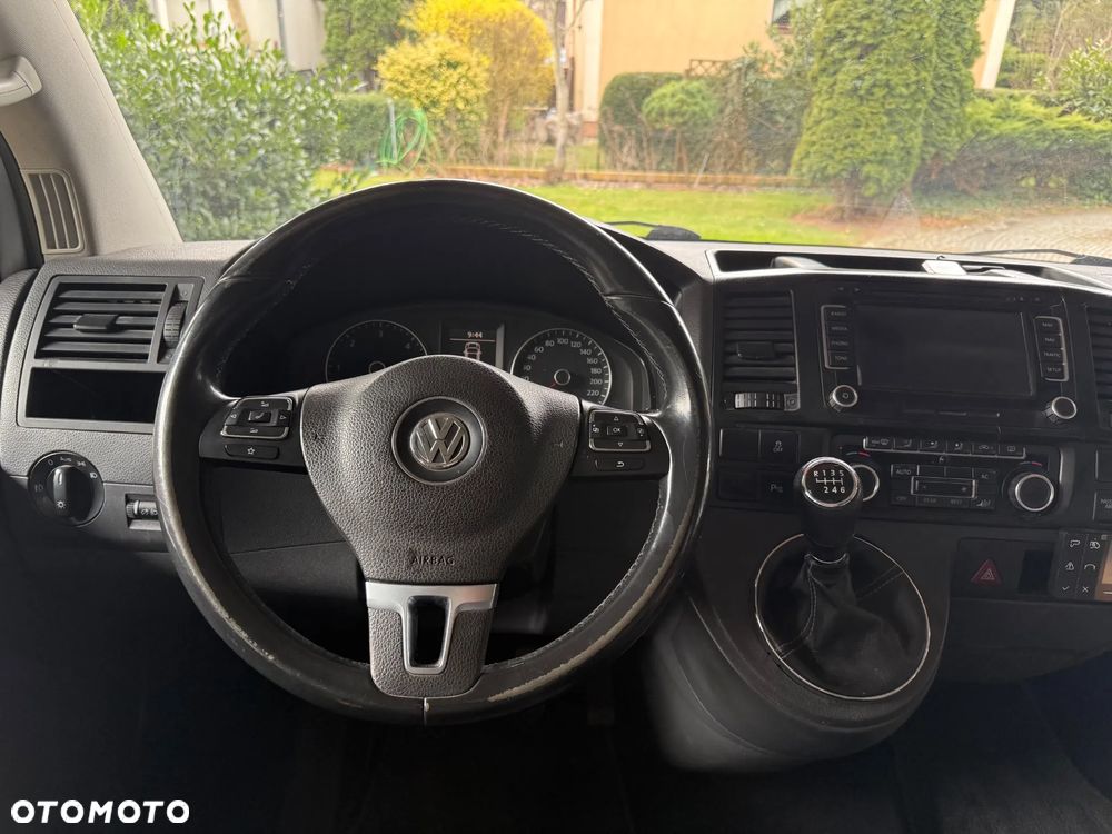 Volkswagen Multivan - 12