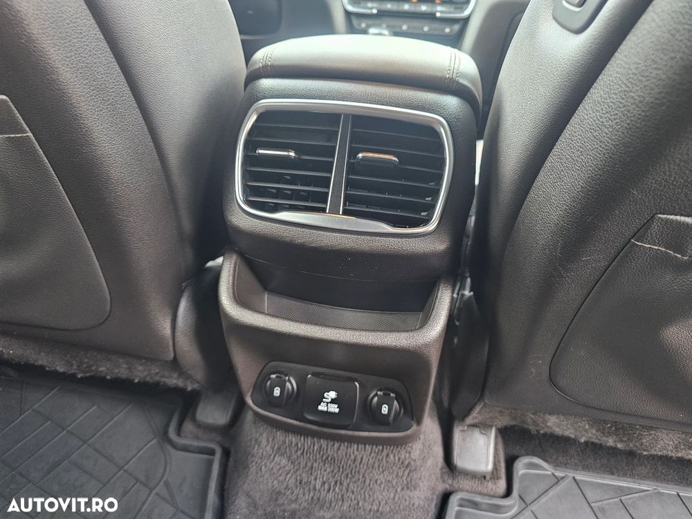 Hyundai Santa Fe 2.2 CRDi 4WD 8AT Luxury - 16