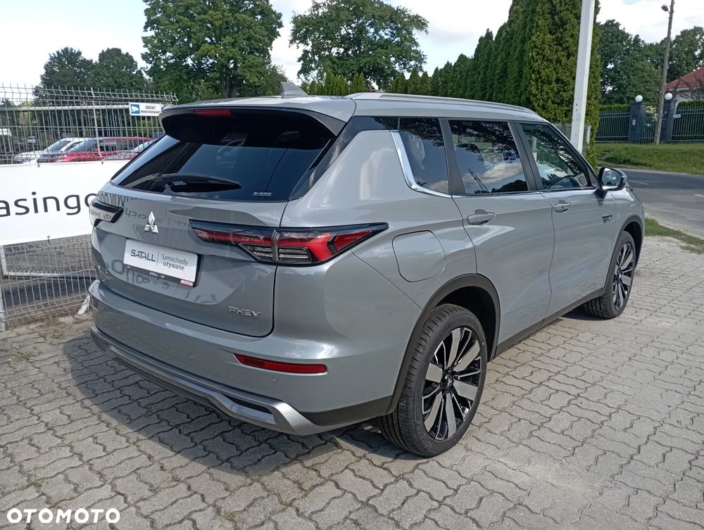 Mitsubishi Outlander Intense - 28