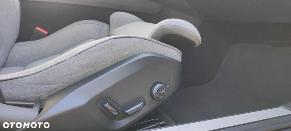 Volvo V60 Cross Country - 25