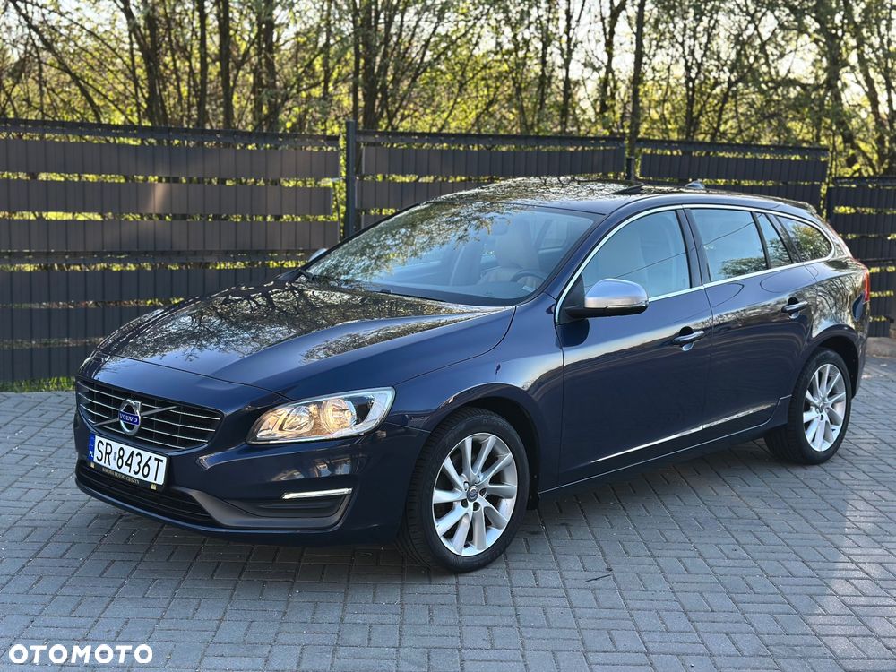 Volvo V60 D4 Momentum - 1