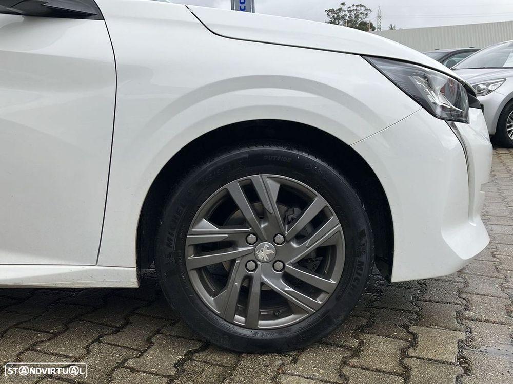 Peugeot 208 - 15