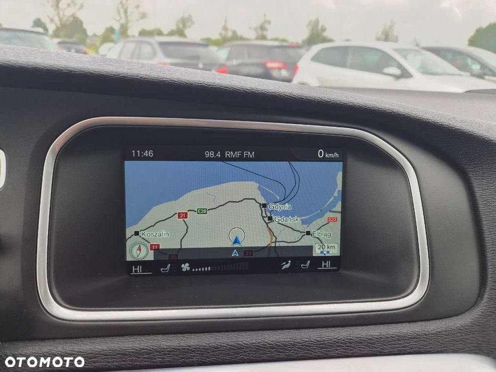 Volvo V40 T2 Momentum - 13