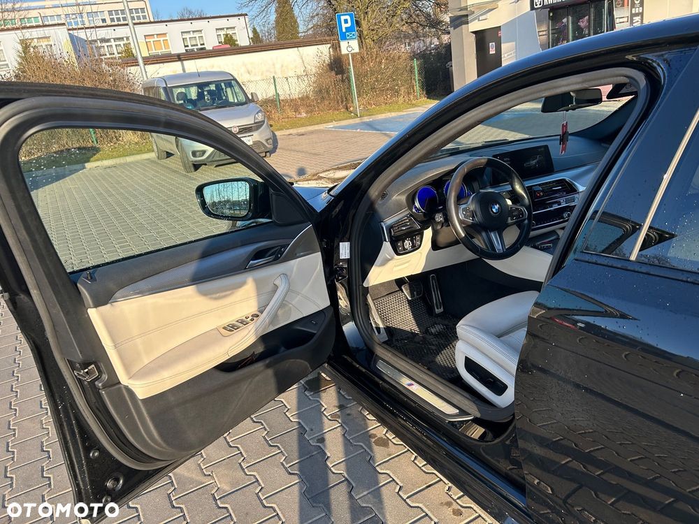 BMW Seria 5 530i xDrive M Sport sport - 15