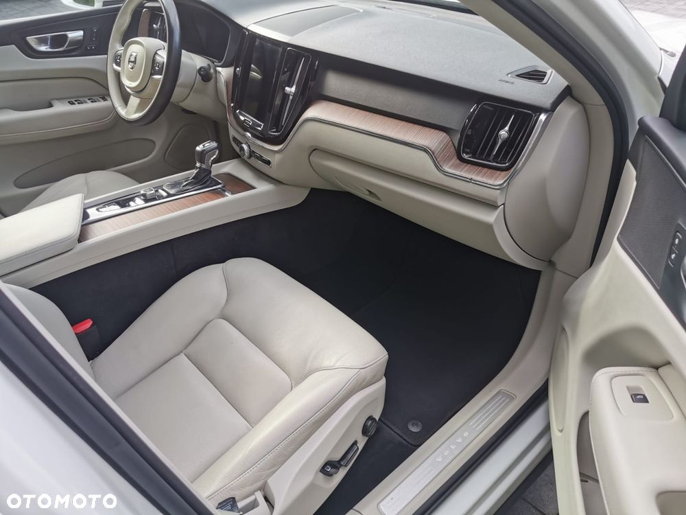 Volvo XC 60 T5 AWD Geartronic Momentum Pro - 20