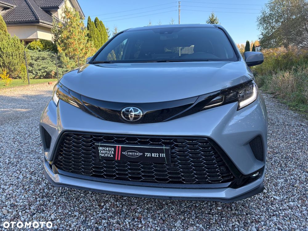 Toyota Sienna - 9