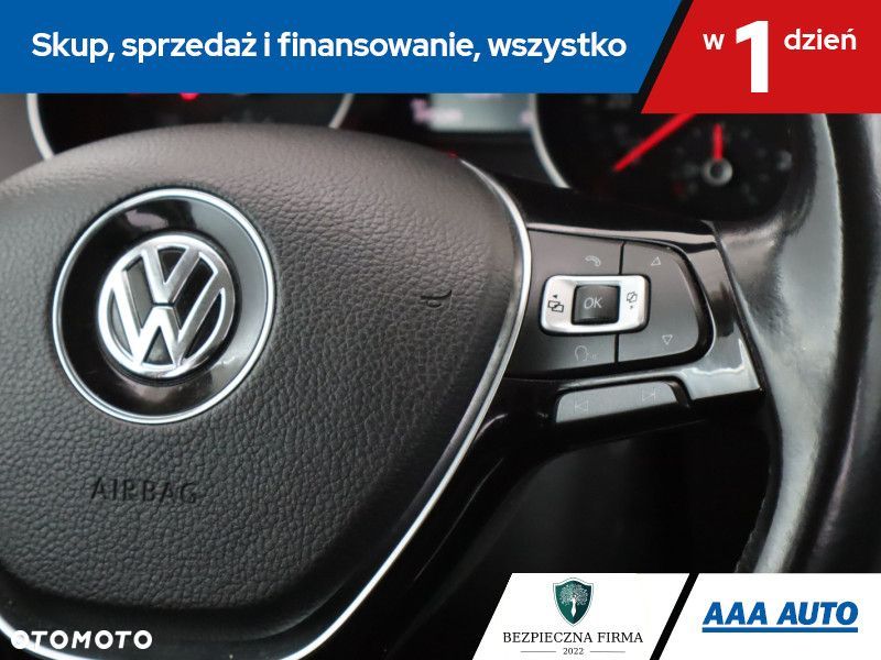 Volkswagen Passat - 18