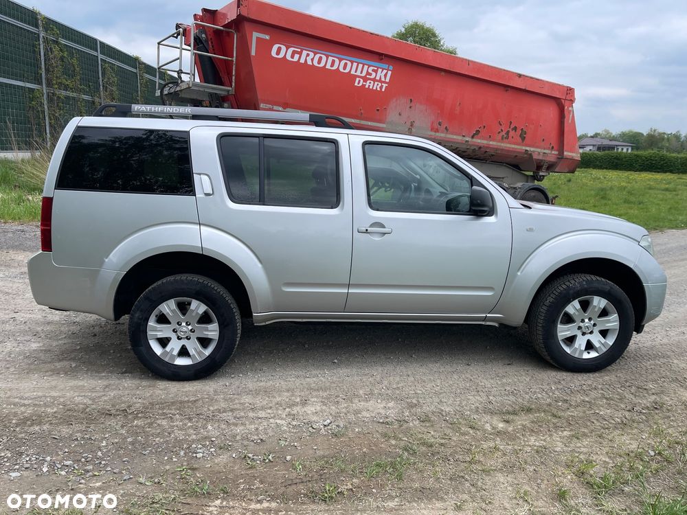 Nissan Pathfinder 2.5 DCi LE - 7