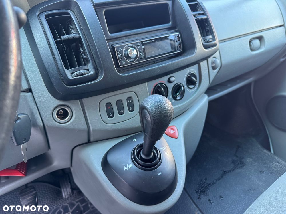 Renault Trafic - 11