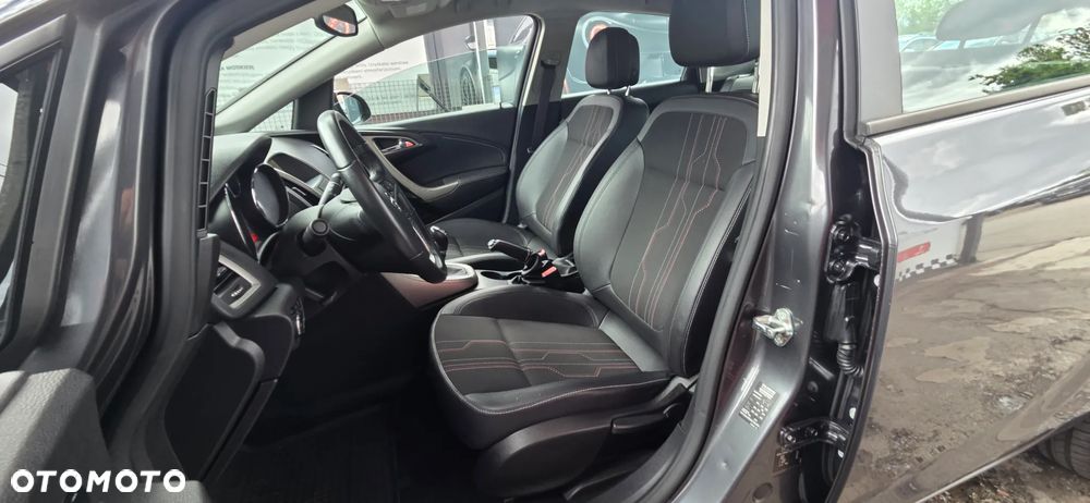 Opel Astra 1.4 Turbo 150 Jahre - 31