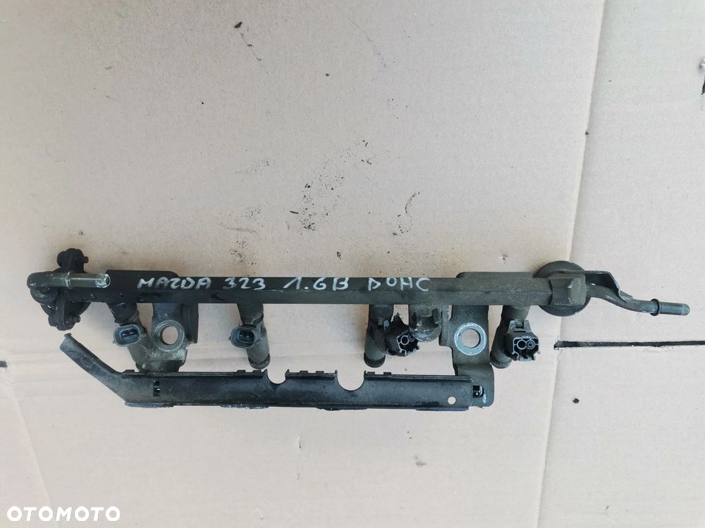 LISTWA WTRYSKOWA MAZDA 323 1.6 B DOHC - 2