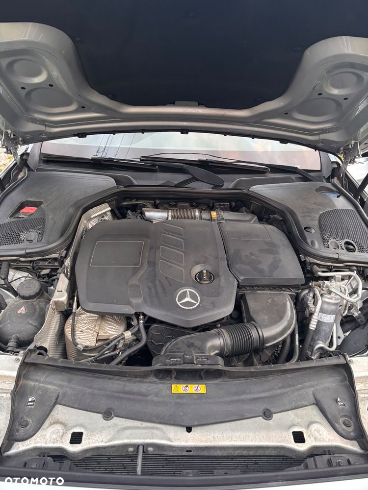 Mercedes-Benz Klasa E - 9