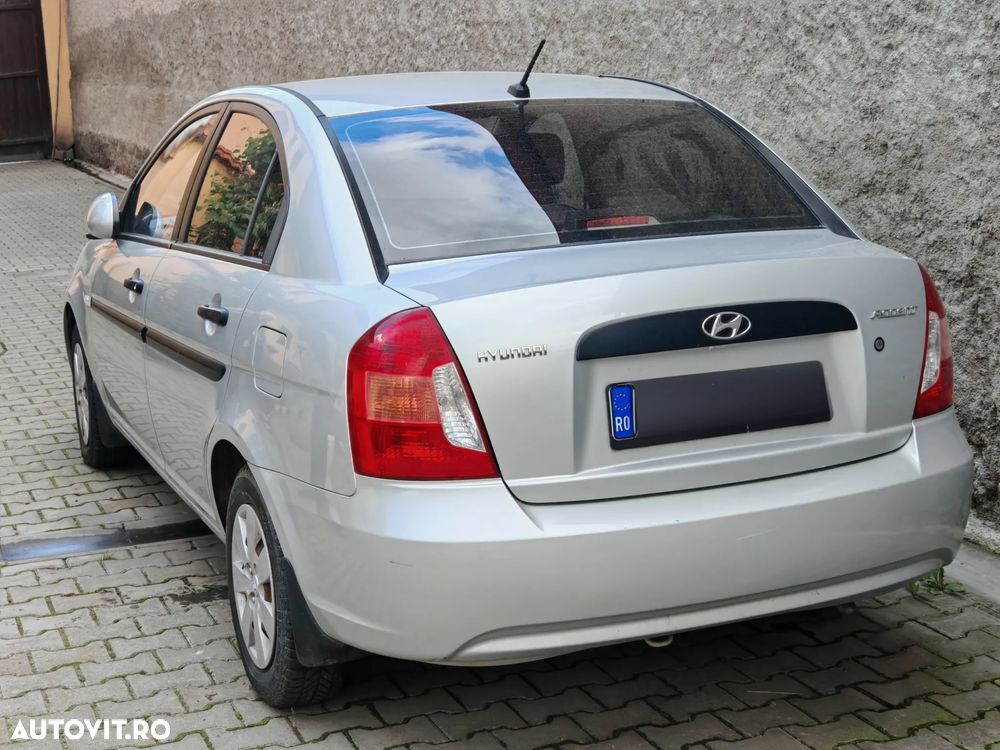 Hyundai Accent MC 14 DOHC 4DR GL CLASSIC - 3