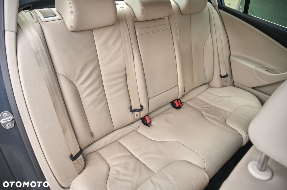 Volkswagen Passat - 31