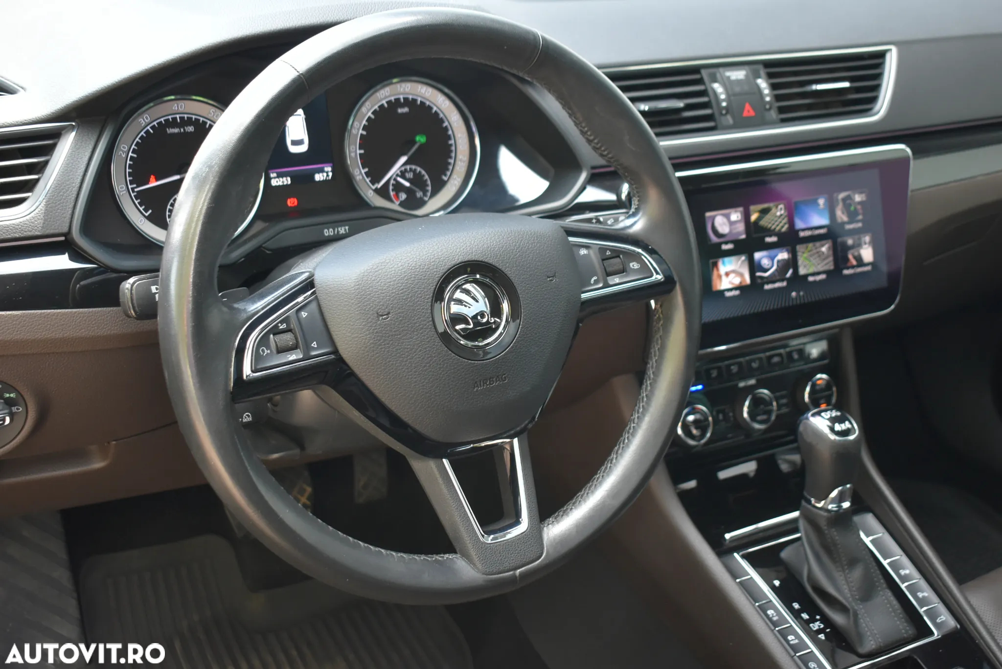 Skoda Superb 2.0 TSI DSG 4X4 Laurin & Klement - 10
