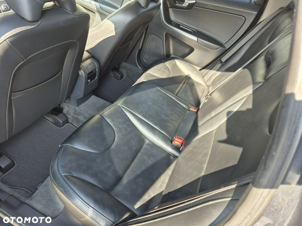 Volvo XC 60 - 8
