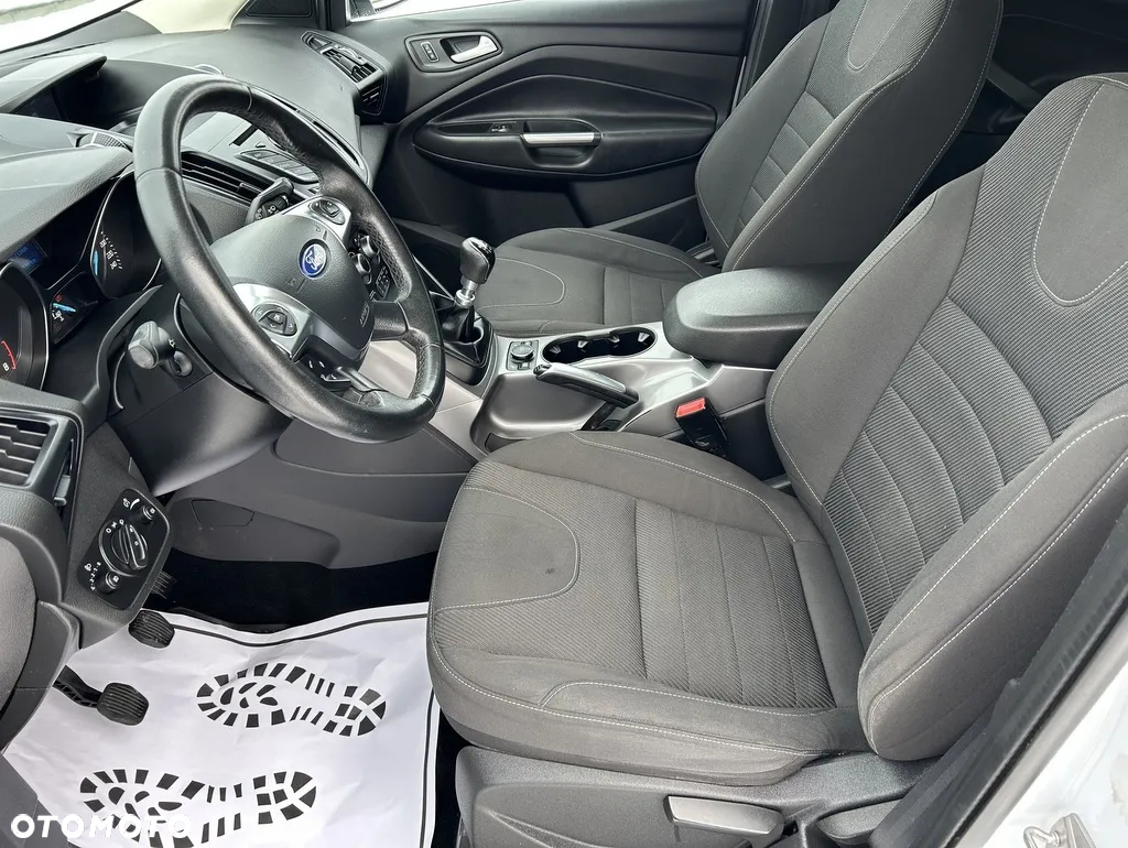 Ford Kuga - 21