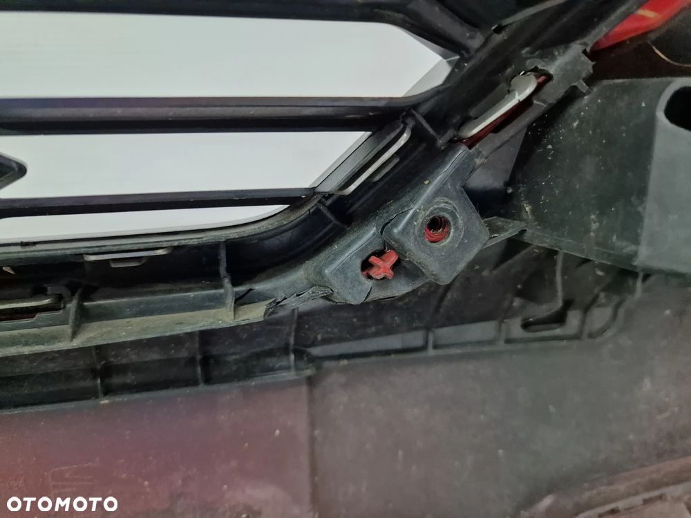 SEAT LEON 3 III 5F0 LIFT FR 16- KOMPLETNY ZDERZAK PRZEDNI PRZÓD + GRILL + KRATKA ŚRODKOWA , ŁADNY , KOLOR CZERWONY , NR 5F0807221AB / 5F0807221AJ , NR AUKCJI NZ971 - 40