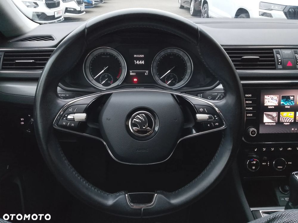 Skoda Superb 2.0 TDI SCR Style DSG - 10