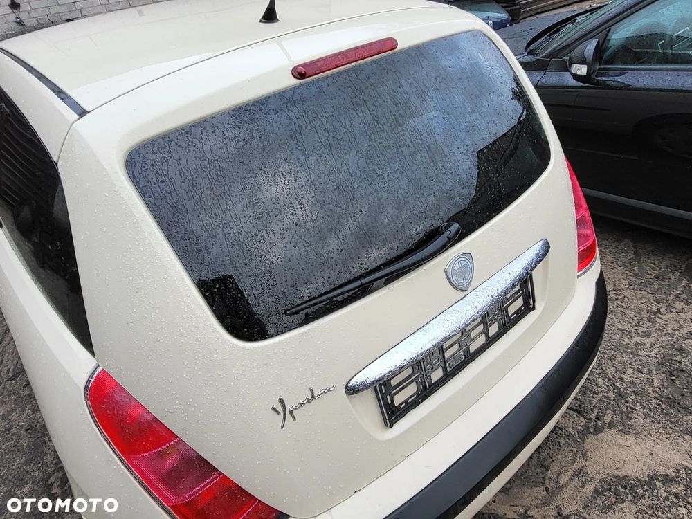 KLAPA BAGAŻNIKA LANCIA YPSILON KOMPLETNA SZYBA - 1