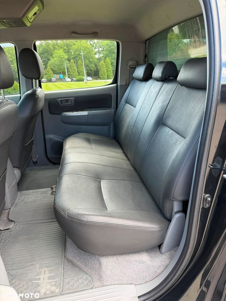 Toyota Hilux 3.0 D-4D Sol - 2