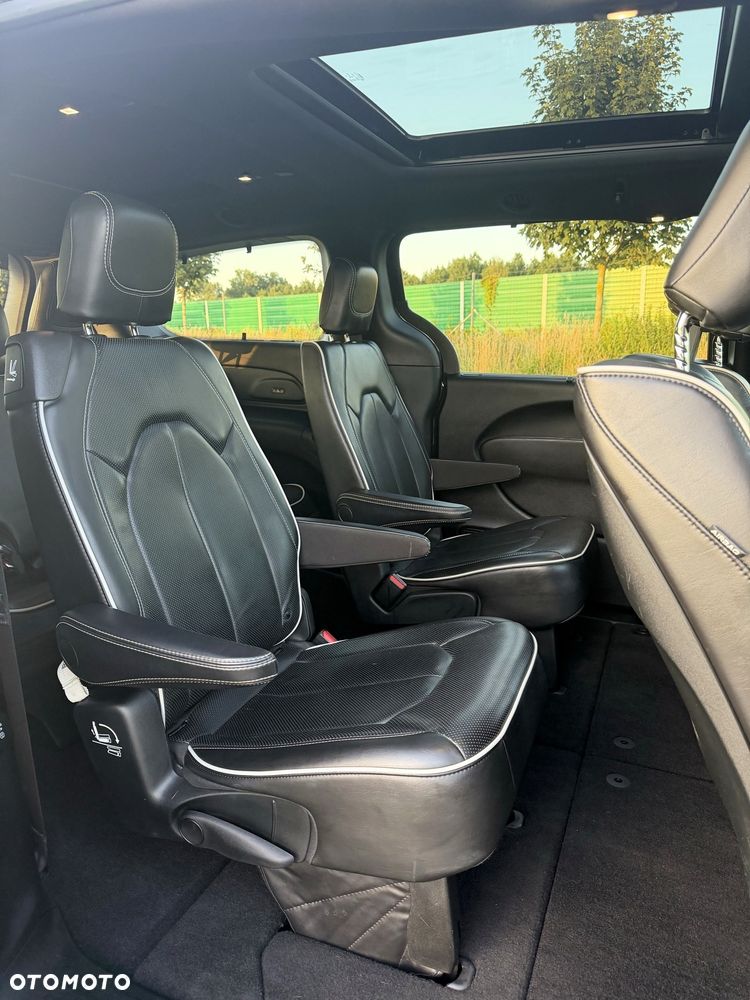 Chrysler Pacifica - 24