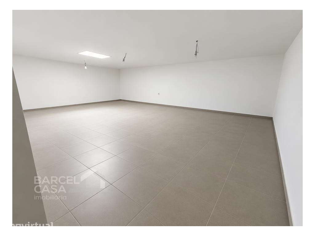 Armazém para arrendar na Zona Industrial da Pousa - Barcelos - Grande imagem: 3/4