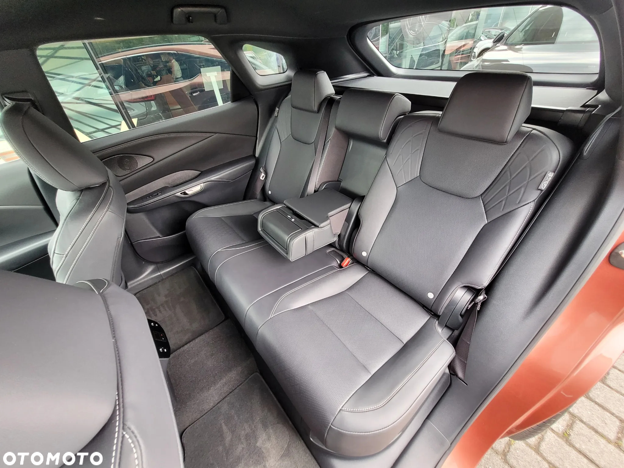 Lexus RX 350h F Sport Design - 16