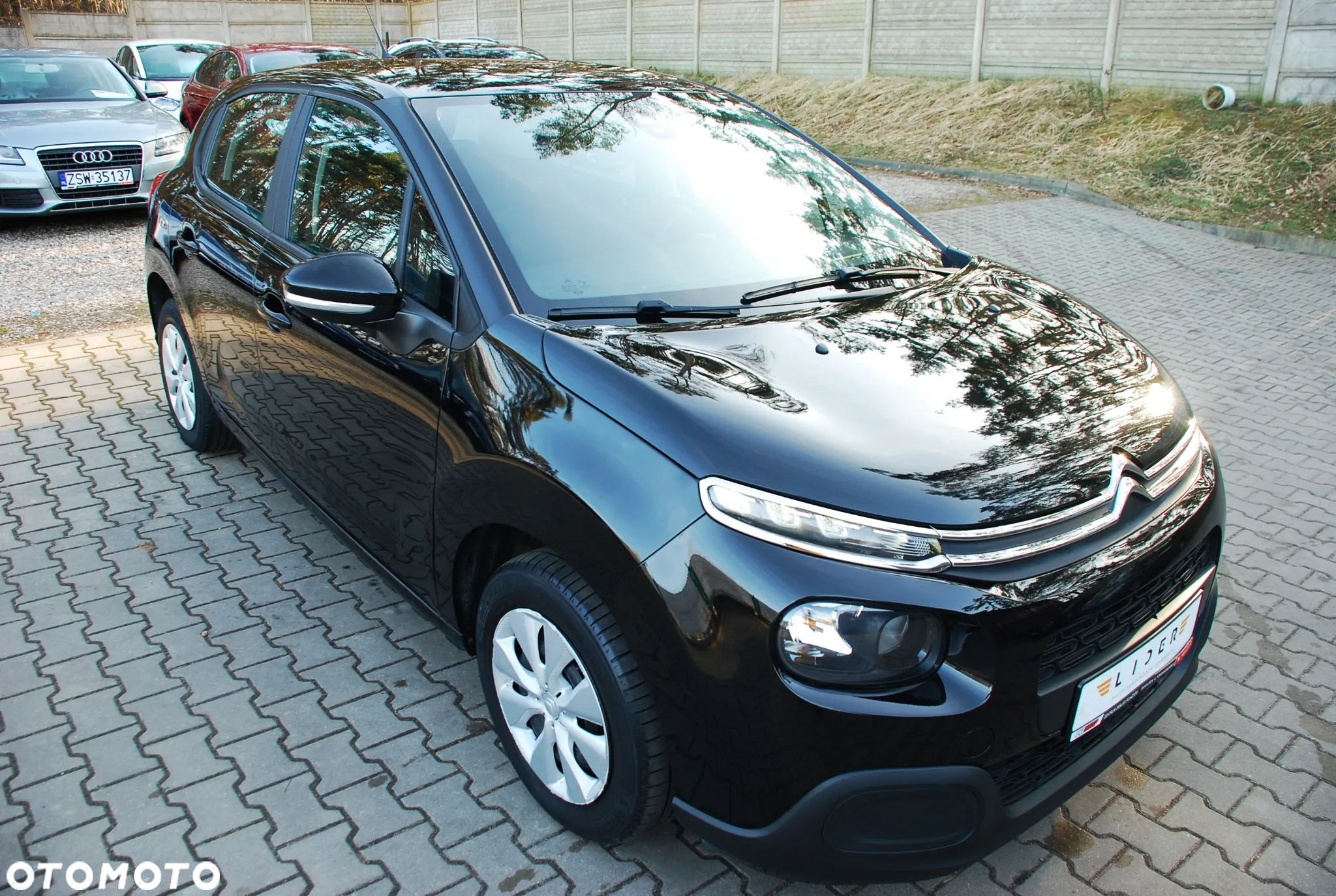Citroën C3 1.2 PureTech Shine - 28