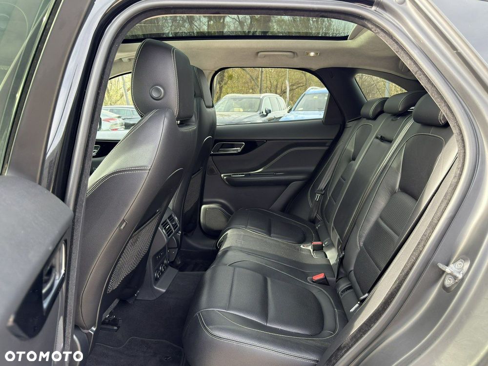 Jaguar F-Pace 2.0 i4D AWD R-Sport - 19