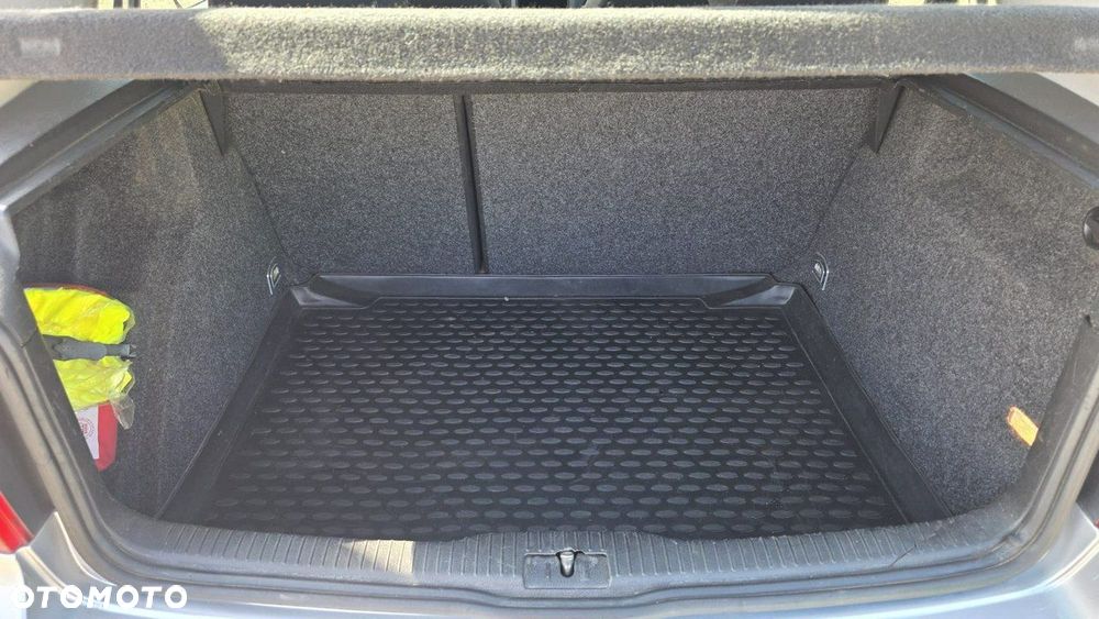 Volkswagen Golf - 16