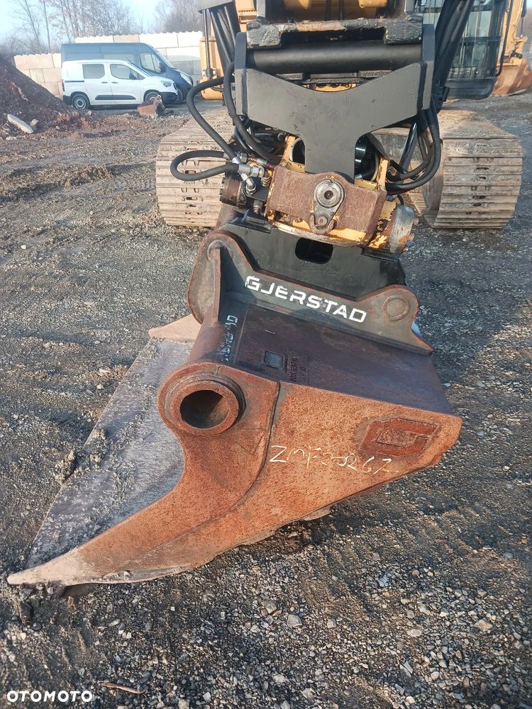 Caterpillar 320F - 10