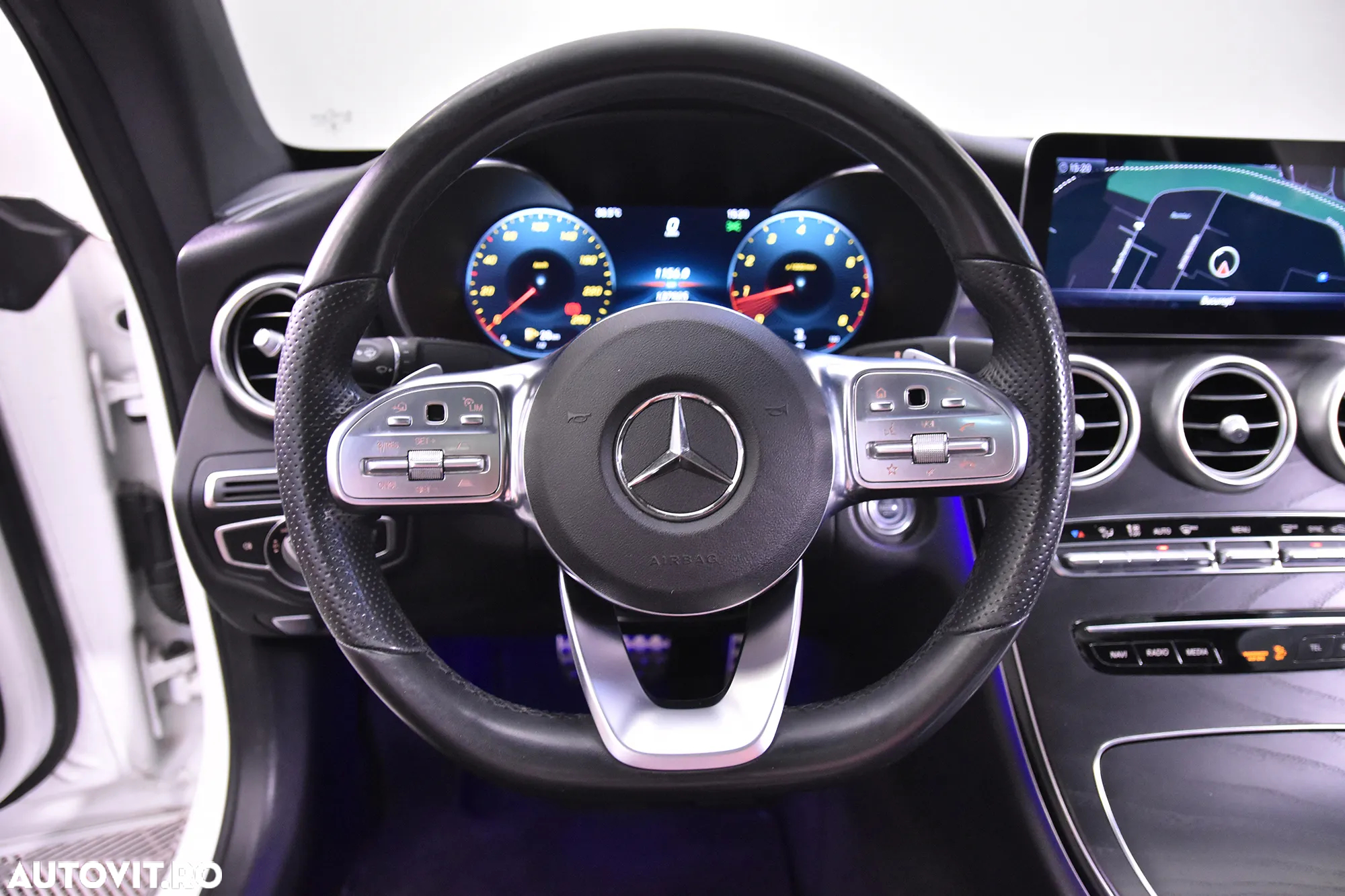 Mercedes-Benz C 300 Coupe 9G-TRONIC AMG Line - 16