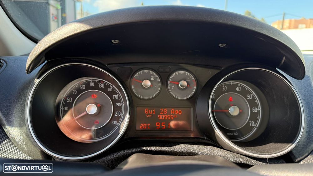 Fiat Punto 1.2 Young S&S - 26