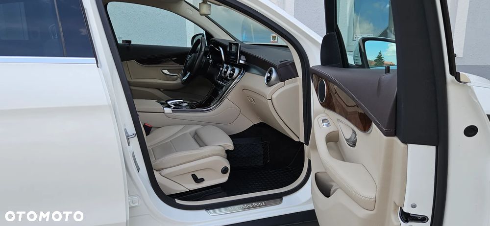 Mercedes-Benz GLC 220 d 4Matic 9G-TRONIC - 9