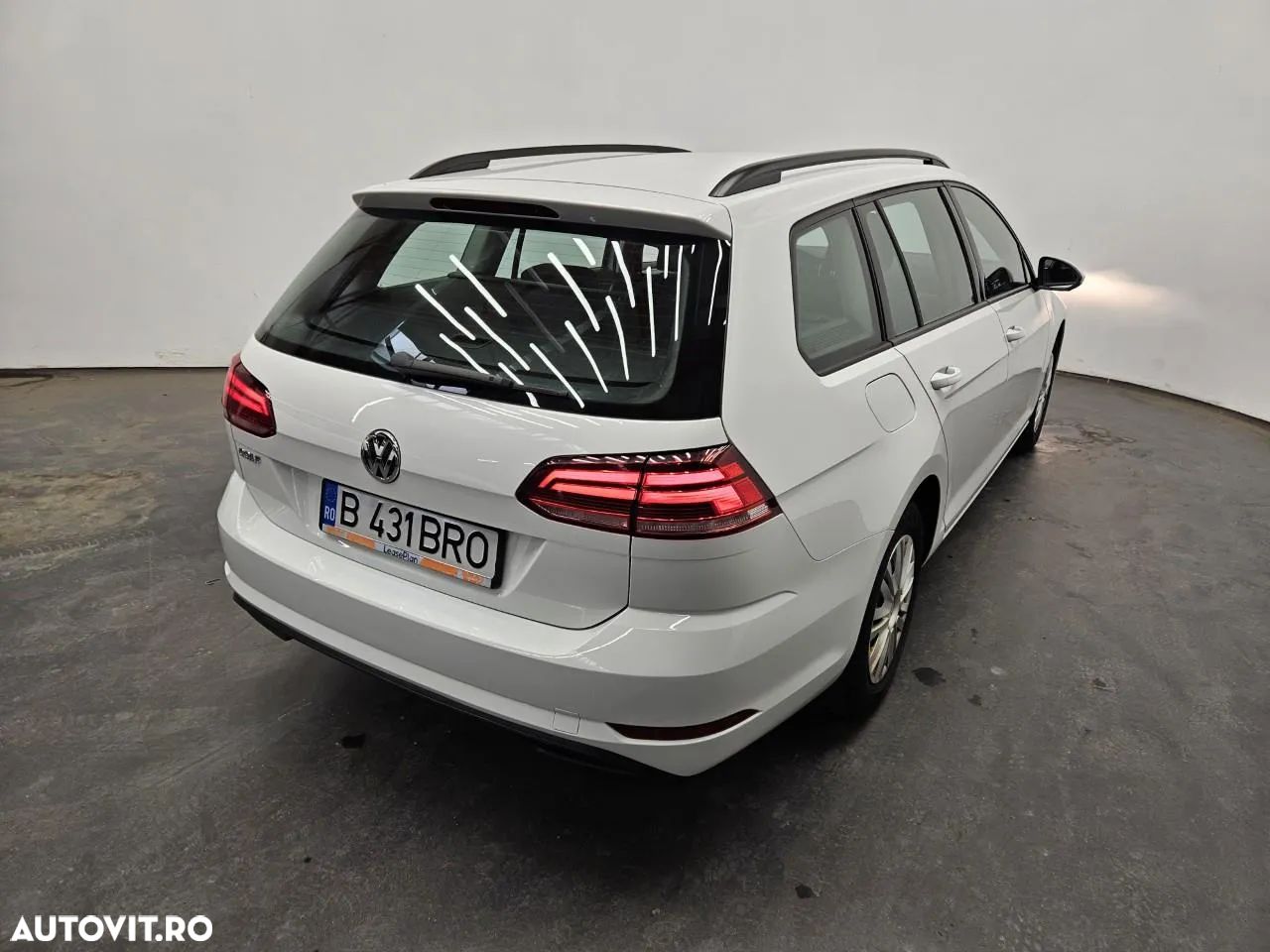 Volkswagen Golf 1.0 TSI Trendline - 1