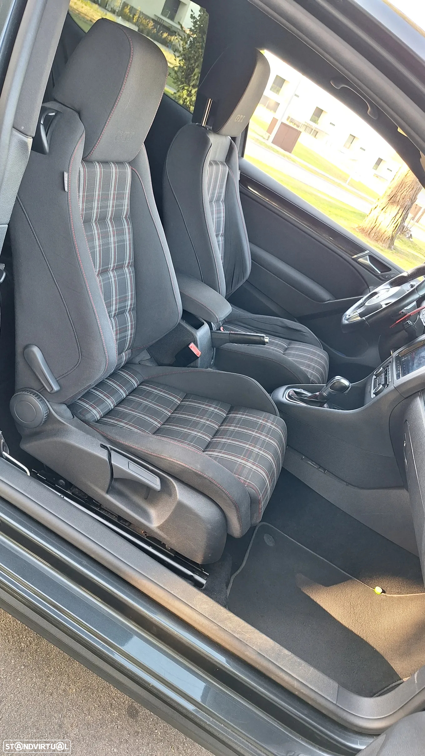 VW Golf 2.0 GTI DSG - 8