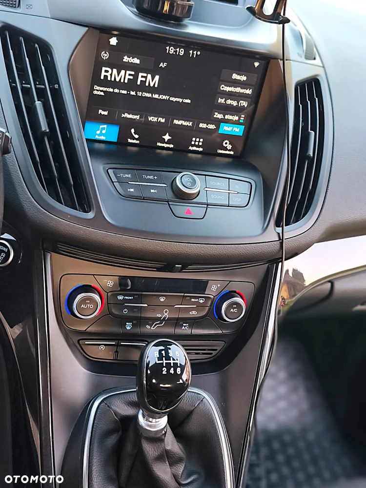 Ford Kuga ver-vignale-1-5-tdci-fwd - 9