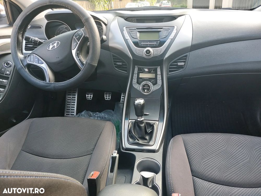 Hyundai Elantra 1.6 MPi - 2