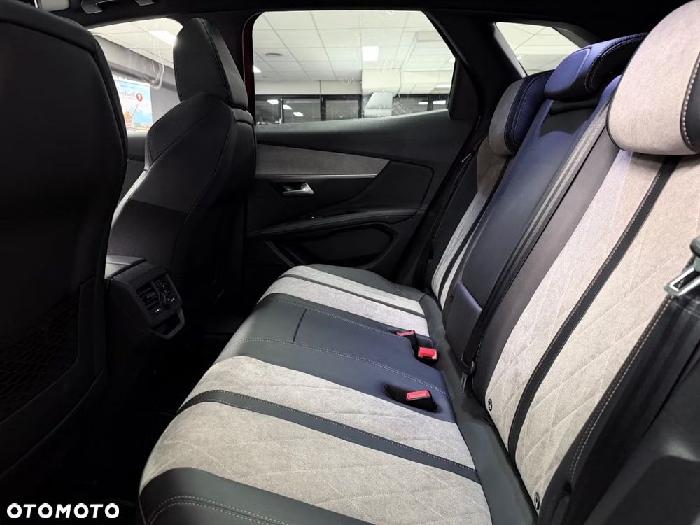 Peugeot 3008 1.6 PureTech Hybrid4 PHEV GT S&S EAT8 - 35