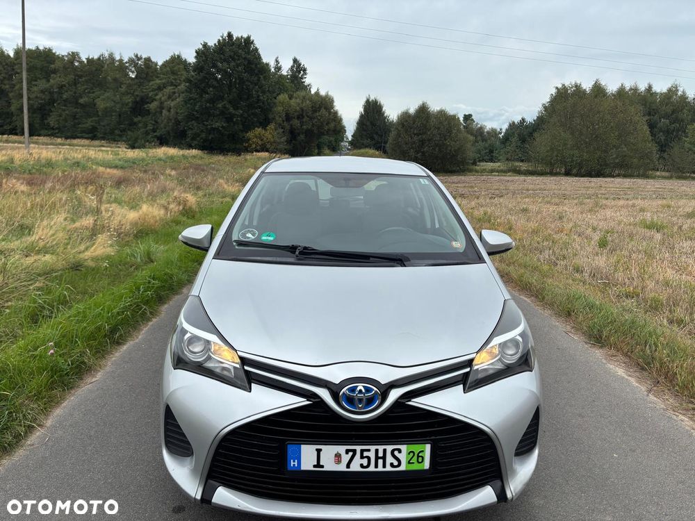 Toyota Yaris Hybrid 100 Sol - 10