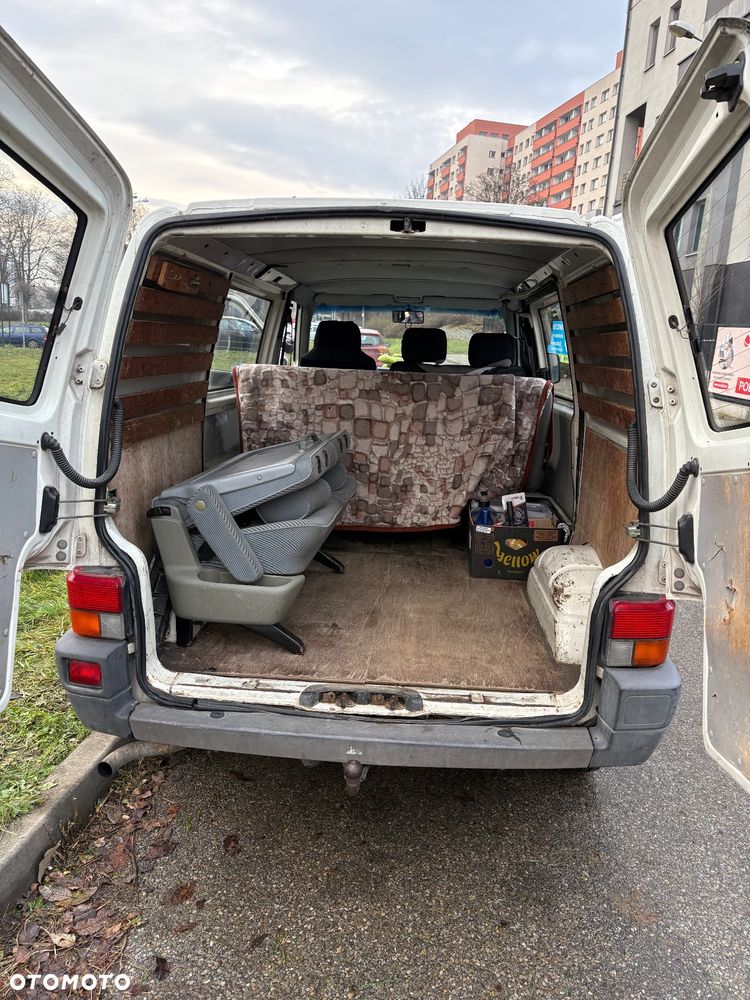 Volkswagen Transporter - 12