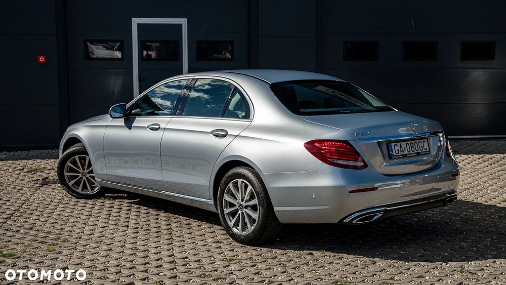 Mercedes-Benz Klasa E 220 d 9G-TRONIC - 5