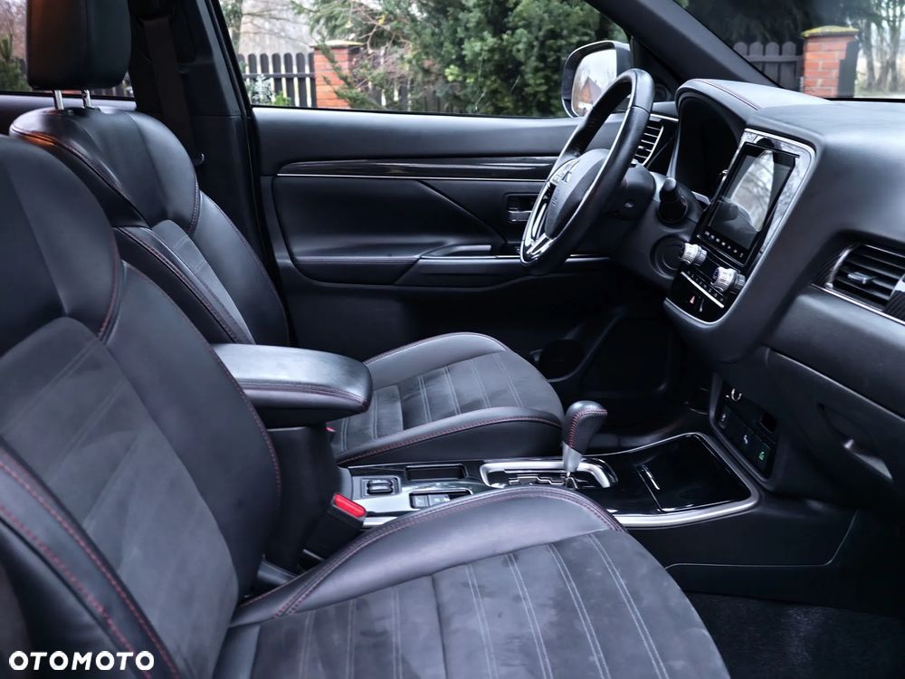 Mitsubishi Outlander 2.4 4WD CVT Intense - 10