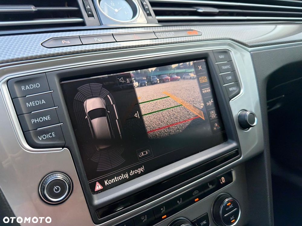 Volkswagen Passat Alltrack 2.0 TDI SCR 4Motion DSG - 25