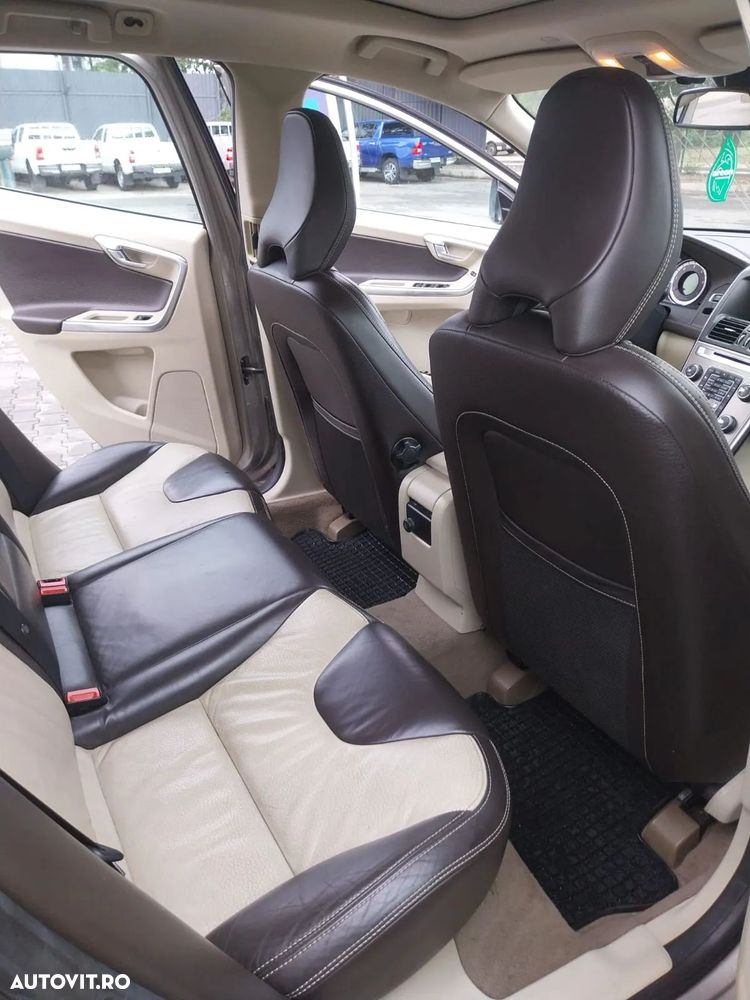 Volvo XC 60 - 6