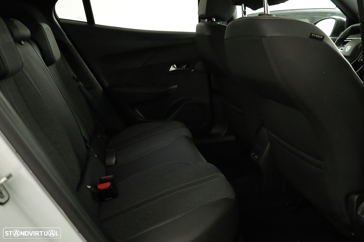 Peugeot 2008 1.2 PureTech Allure - 21